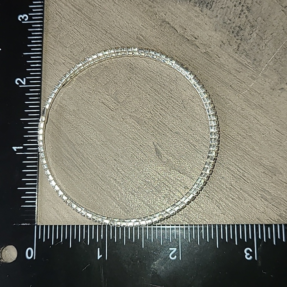 2 Bracelets - Picture 6 of 6